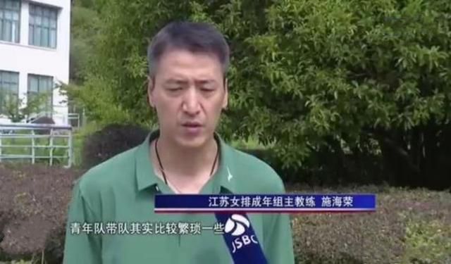 叶辰将他的表现尽收眼底，轻轻摇了摇头，朗声开口道：宋老爷子，养虎为患的道理，你比我更懂，你不但要为你自己考虑，也要为婉婷考虑，这两人的后患若是不杜绝，将来哪天你走了之后，他们俩一定是婉婷最大的威胁。